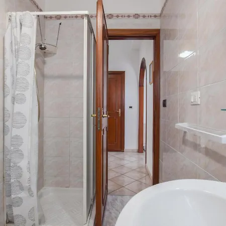 2 Bedroom Awesome In Apartment