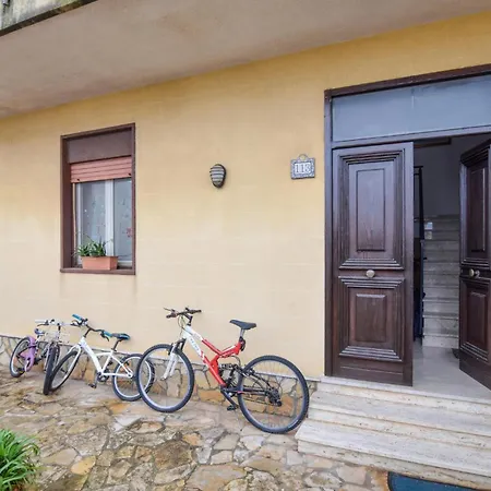 Apartment 2 Bedroom Awesome In